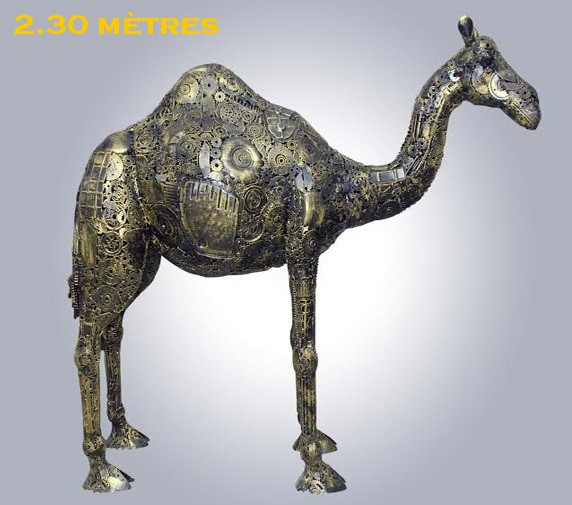 Statue de chameau en metal