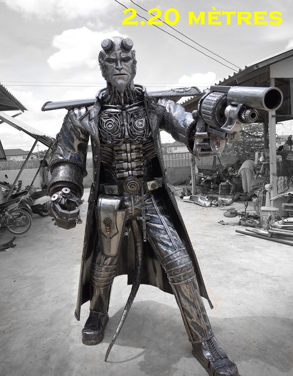 Statue metal hellboy
